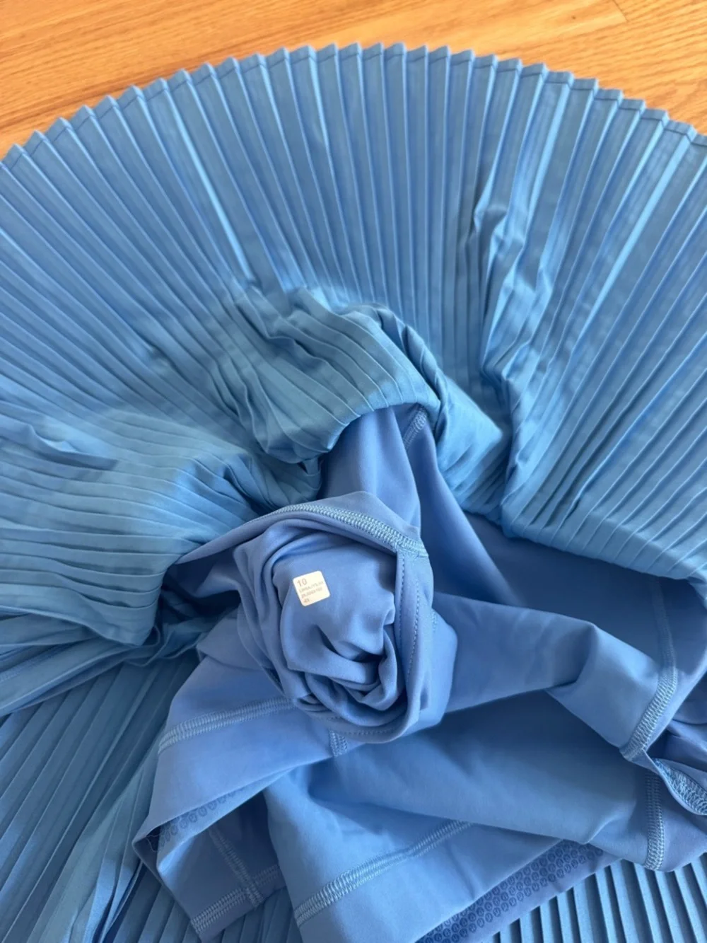Lululemon pleated blue skirt skort size 10 pool party